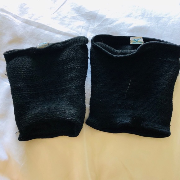 Mizuno Volleyball Kneepads - Picture 2 of 4